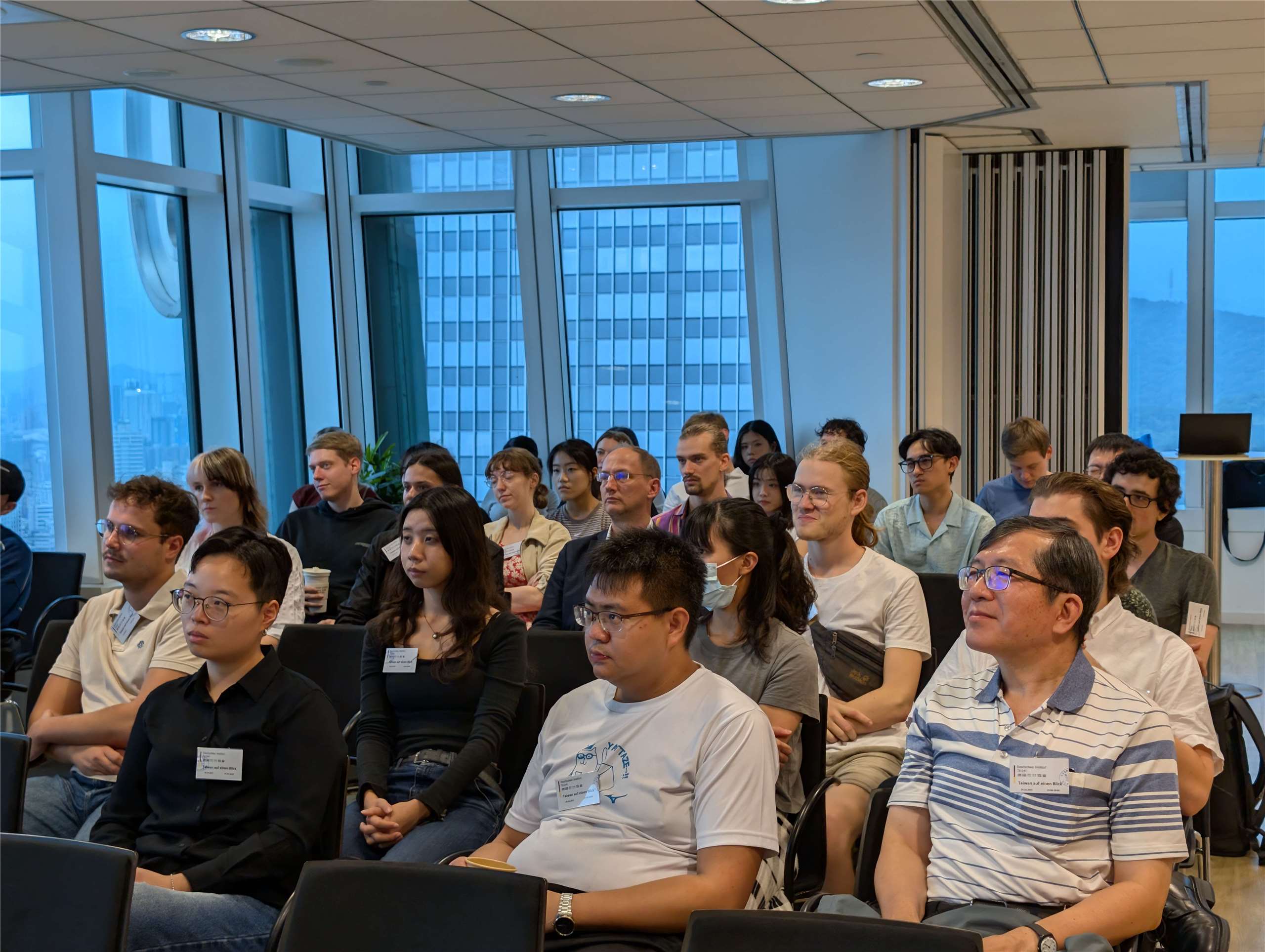 Interessierte Studierende aus Deutschland und Taiwan (Foto: Saxon Science Liaison Office Taiwan)