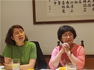 RTI Hörertreffen in Wien 2025: Bihui und ihre Schwägerin (Foto: Gerald Kallinger)