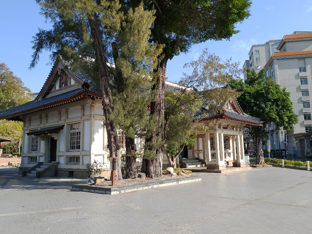 Die japanische Trainingshalle in der Stadt Changhua (Changhua Wude Hall - 彰化市武德殿) Die Changhua Wude Hall ist ein ehemaliges Kampfsport-Trainingszentrum in der mitteltaiwanischen Stadt Changhua. Die Halle wurde 1930 gebaut und 2005 repariert und restauriert. 