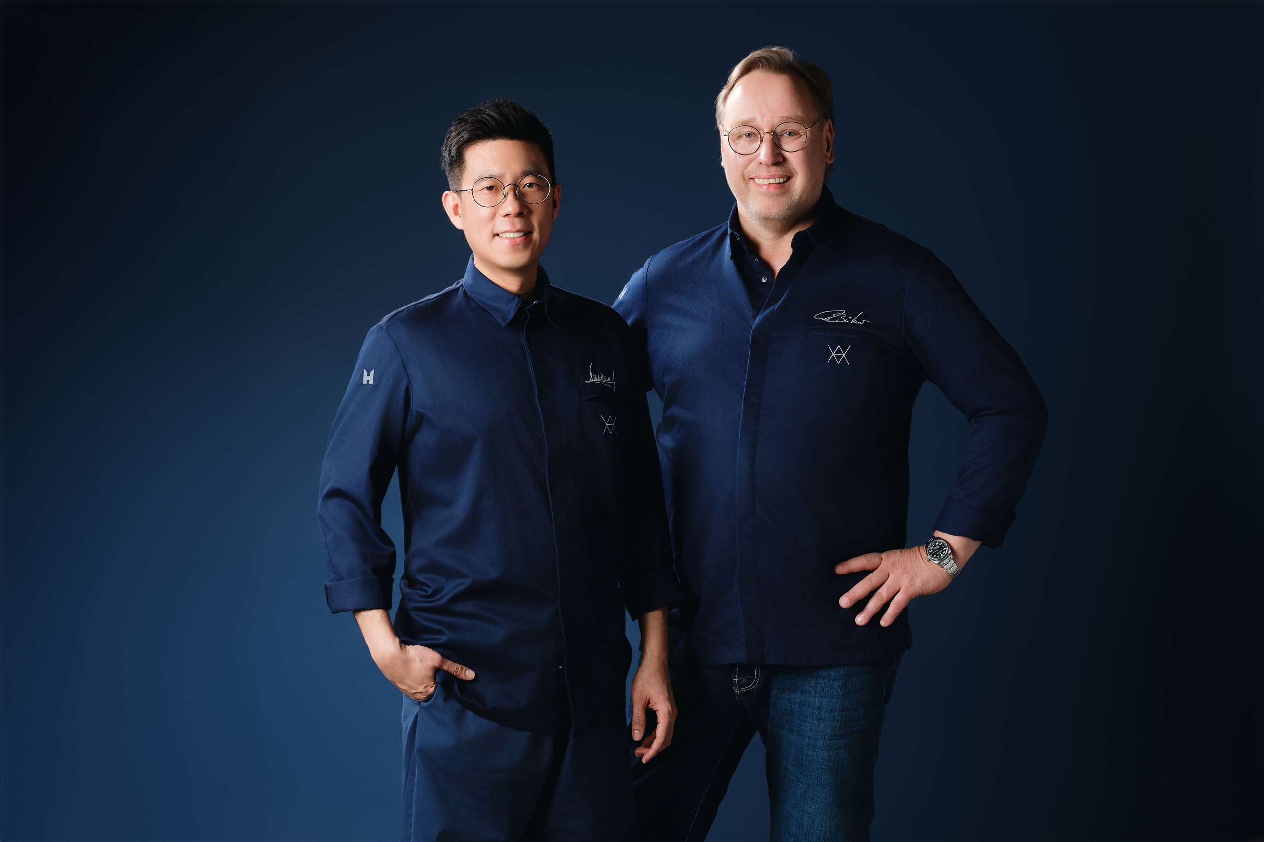 Thomas Bühner mit seinem Chefkoch Xavier Yeung, der aus HongKong stammt (Foto: La Vie by Thomas Bühner)