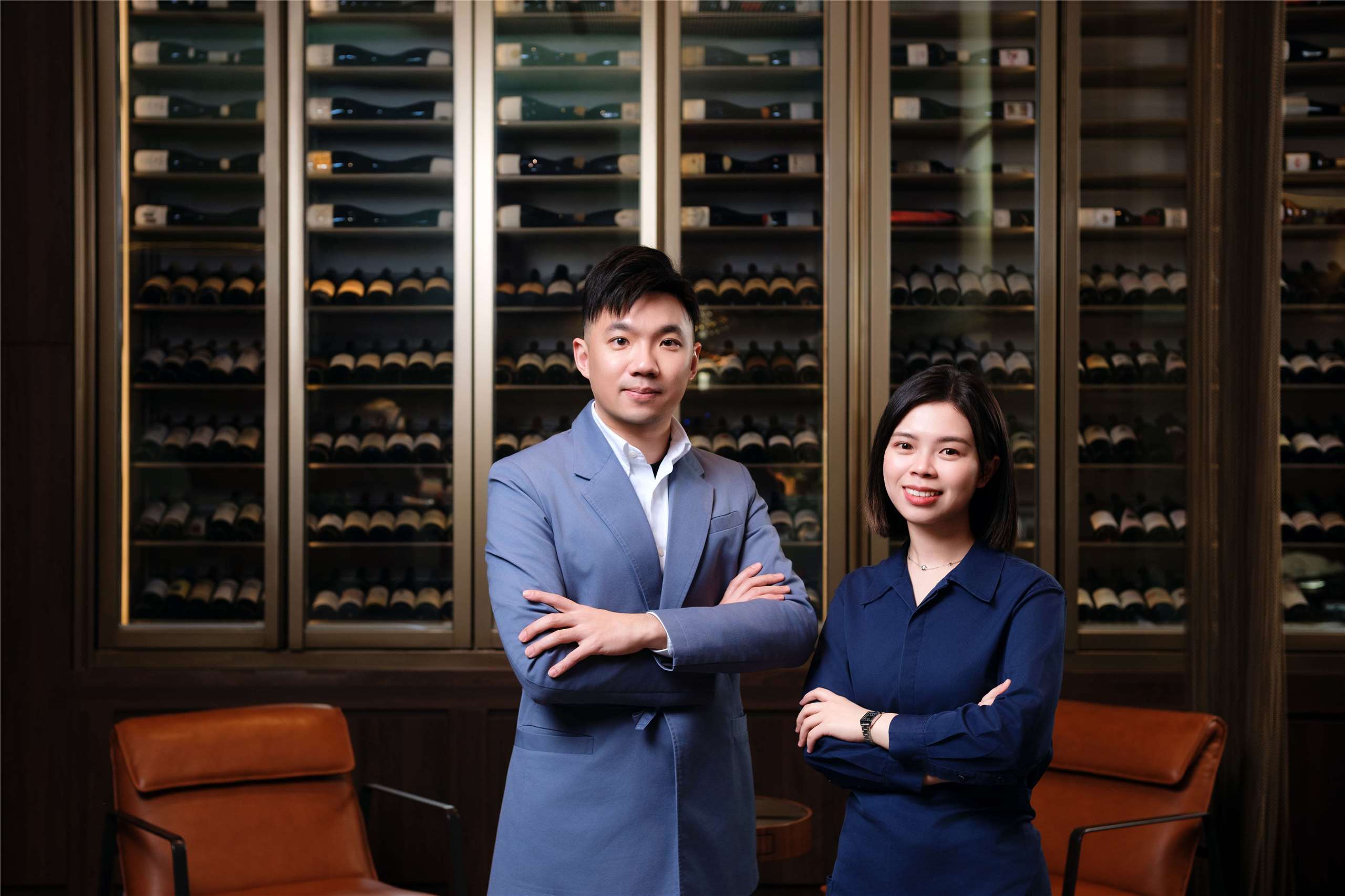 Chef-Sommelier Max Huang mit Bedienung Una Chiu, die seit Restauranteröffnung 2023 mit im Team ist. (Foto: La Vie by Thomas Bühner)