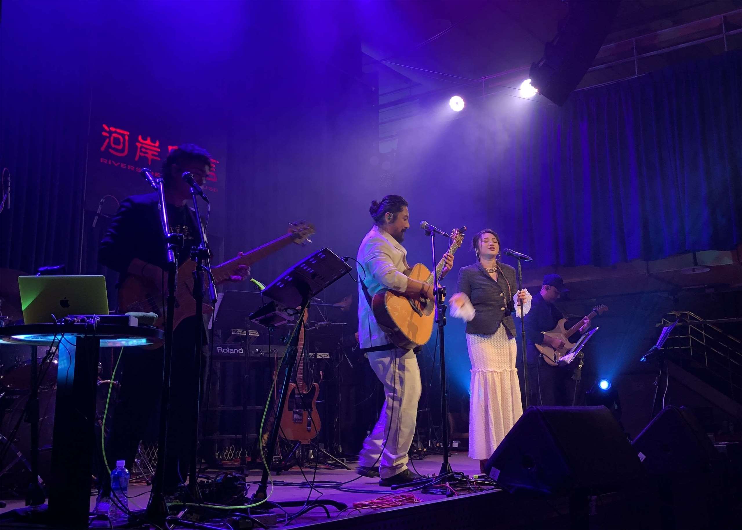 Umaq am 12.12.2025 im Riverside Livehouse 