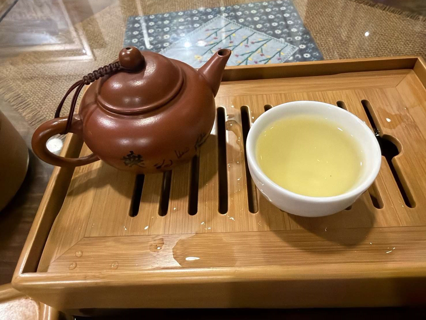 Besuch im Teehaus in Taichung (Foto: Armin Hertkorn)