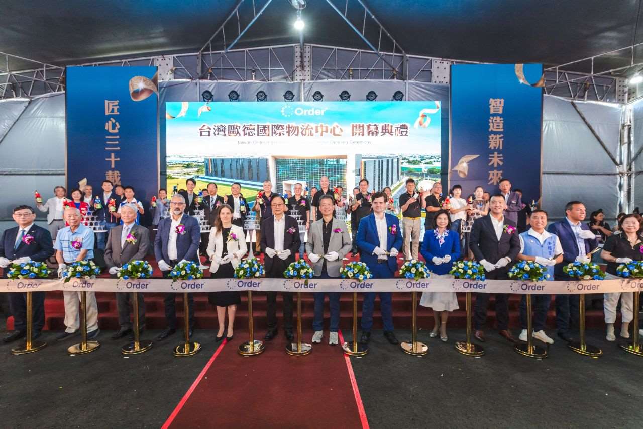 Bei der Eröffnung des Logistikzentrums von Taiwan Order in Taoyuan (Foto: Deutsches Wirtschaftsbüro Taipei)