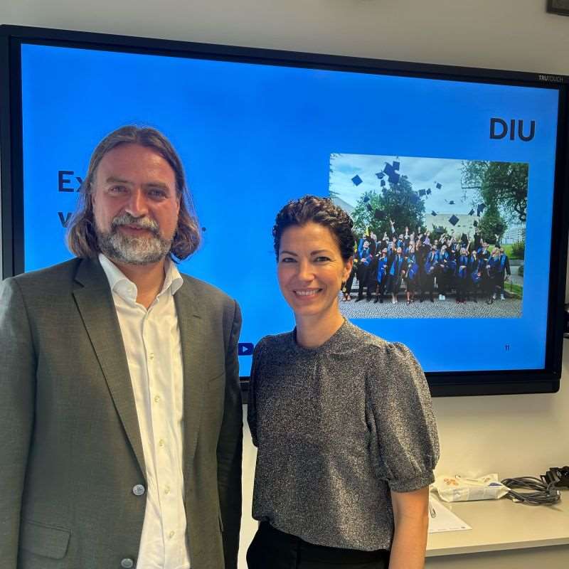 Josef Goldberger mit Dr. Merle Emre, MBA, CEO der Dresden International University (DIU) (Foto: Josef Goldberger)