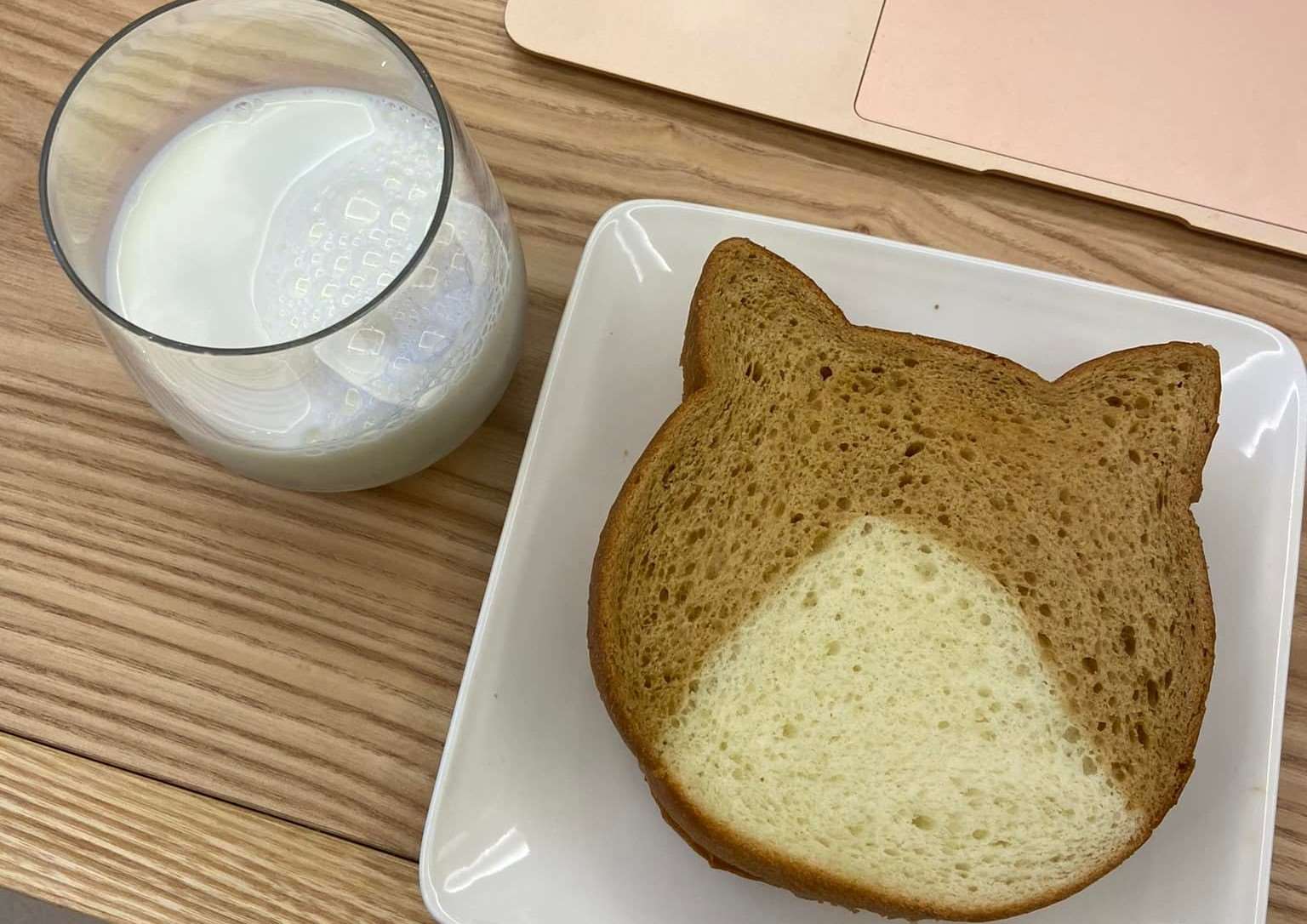 Cat head bread is a lovely snack! (Photo: Michelle Chiang)