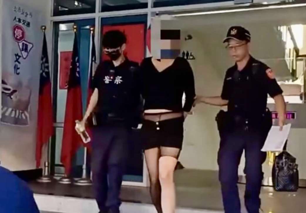 After disguising himself as a woman for six years to allegedly avoid arrest, the 33-year-old man was apprehended. (Photo: CNA)