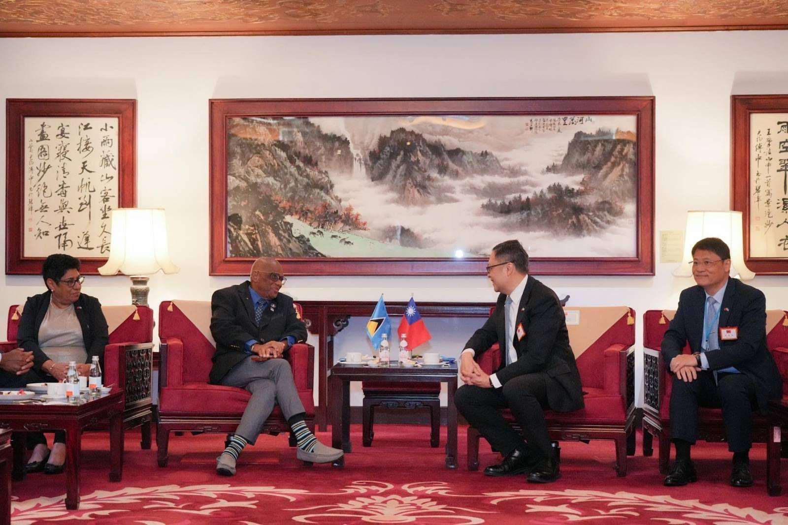 Parliamentary Under-Secretary of State for Foreign Affairs Chen Ming-chi welcomes the Governor-General of Saint Lucia, His Excellency Sir Cyril Errol Melchiades Charles GCSL, GCMG, and his wife to Taiwan. (Photo: Foreign Ministry)