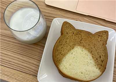 Cat head bread is a lovely snack! (Photo: Michelle Chiang)