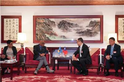 Parliamentary Under-Secretary of State for Foreign Affairs Chen Ming-chi welcomes the Governor-General of Saint Lucia, His Excellency Sir Cyril Errol Melchiades Charles GCSL, GCMG, and his wife to Taiwan. (Photo: Foreign Ministry)