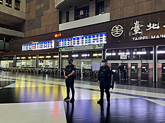 More than 3,000 police officers and other security personnel have been deployed around Taipei to ensure New Year's Eve celebrations go off without a hitch. (Photo: CNA)