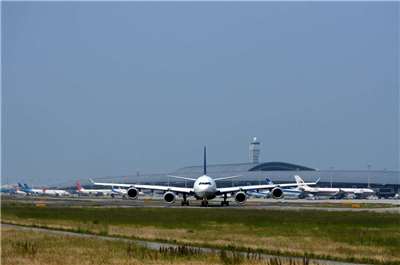 Aircraft are parked on the tarmac at Kansai Airport in Osaka. (Photo: Kansai Airport via Facebook)