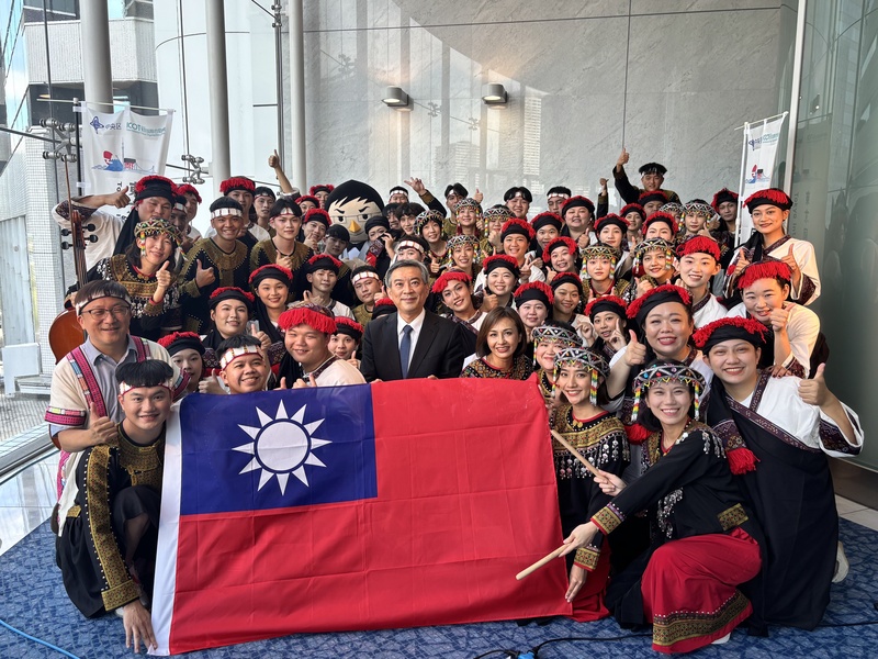 Chinese nationals remove 'Taiwan' and flag from choir competition-News ...