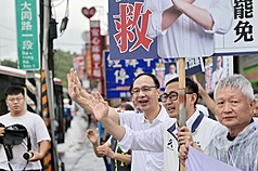 The KMT is urging the public to vote “no” to the recalls and to resist what it describes as the DPP’s “double standards and authoritarianism.” (Photo: CNA)