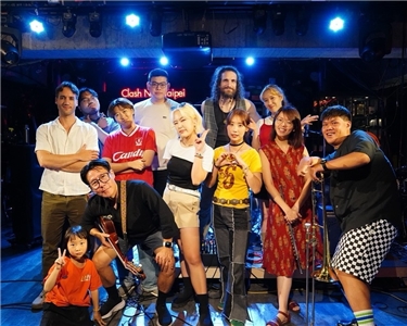 Members of BESTFRIEND, deLight, and Jinsungyoon with other performers in Taiwan! (Photo: deLight's IG)