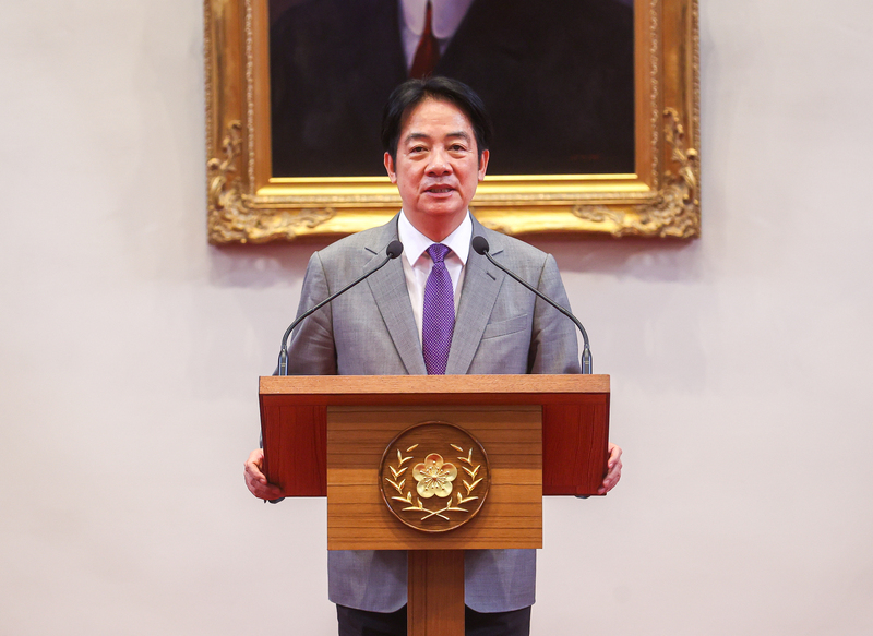 United States President Donald Trump assigned Taiwan a 20% tariff rate via executive order early Friday morning. Taiwan President Lai Ching-te announced via Facebook that this was only a temporary rate as Taiwan-US negotiations are still ongoing. A press conference is scheduled for 11:30 am for further updates. (Photo: CNA)