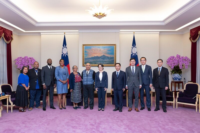 Vice President Hsiao Bi-khim met with representatives of allied permanent missions to the United Nations and other international organizations in Geneva. (Photo: Presidential Office) 