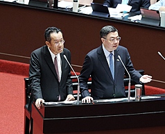 The voluntary military service pay increase was not included in the 2026 budget. (Photo: CNA)