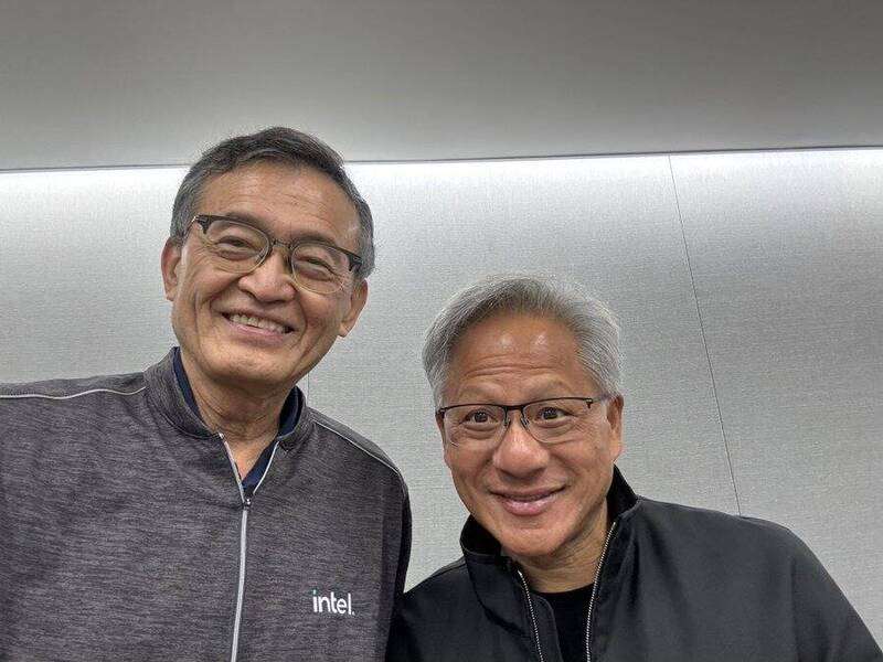Nvidia CEO Jensen Huang and Intel CEO Lip-Bu Tan held a joint virtual press conference to announce their partnership. (Photo: Social Media)