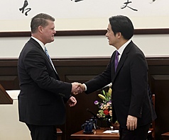 President Lai Ching-te met on Thursday with Randall Schriver, chairman of the Institute for Indo-Pacific Security (IIPS). (Photo: CNA) 