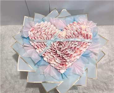 A beautiful money bouquet. (Photo: FlowerSummer 花庭悅夏 via Facebook)