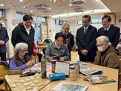 President Lai Ching-te visits the Jinghao Garden Comprehensive Long-term Care Facility in Yilan County, where he interacts with senior citizens. (Photo: CNA) 

