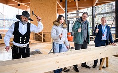 Dresden International School held a ceremony to raise the beams of its new building. Principal James Brightman (right) said the TSMC developments have provided an opportunity to enhance the campus facilities. (Photo: CNA)