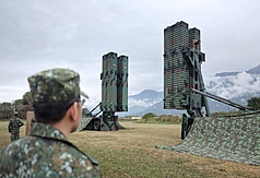 President Lai Ching-te visited the Air Force’s Tien Kung III surface-to-air missile unit in Hualien on Friday. (Photo: CNA)