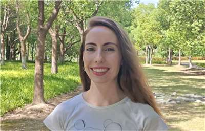 Congratulations on the new graduate!  (Photo: Ariane Finn)