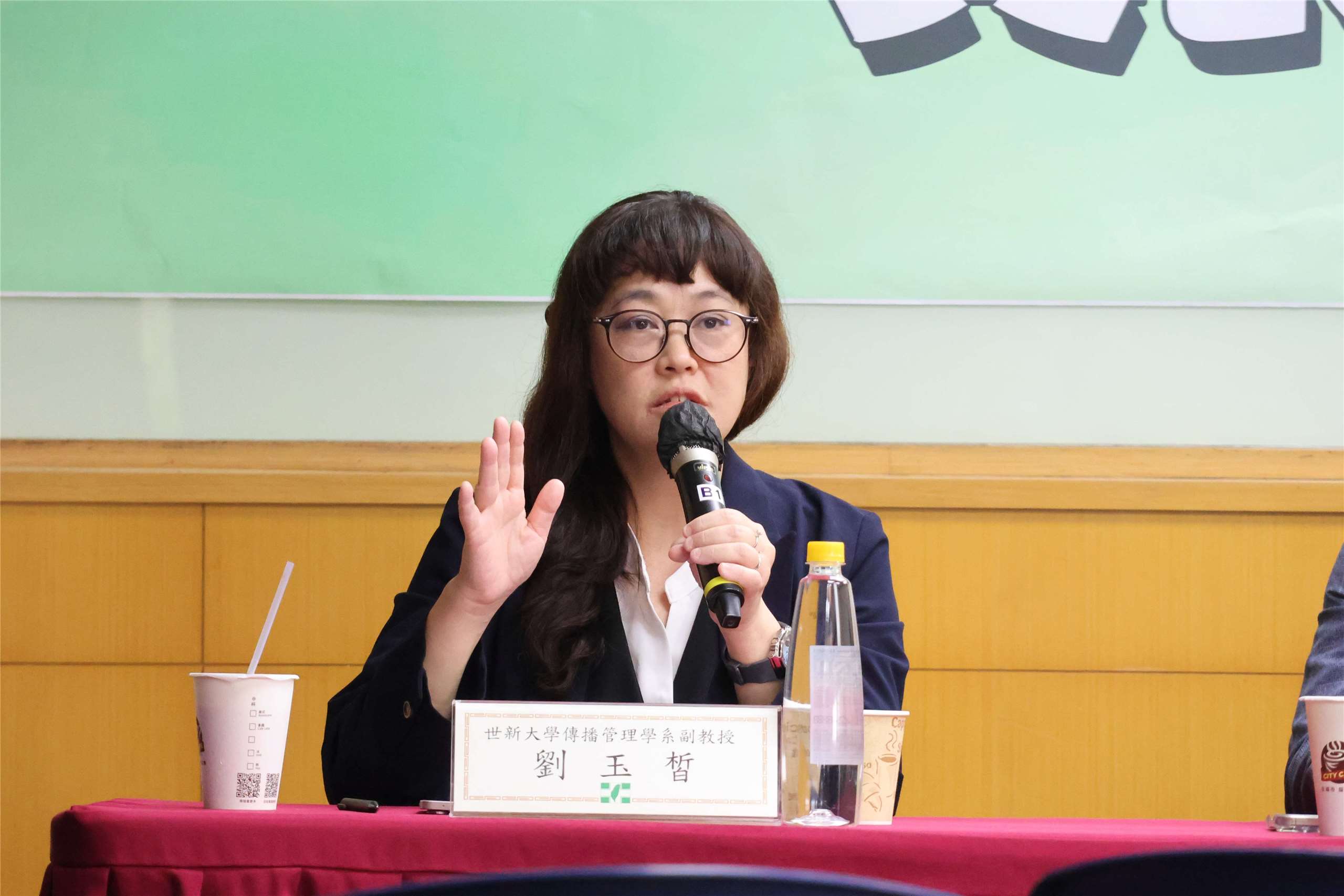 Shih Hsin University associate professor Liu Yu-hsi speaks at a forum in Taipei on October 19, 2026. (Rti Photo/James Thompson)