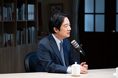 President Lai Ching-te discussed tariffs, the economy, artificial intelligence, energy, and talent shortages during an interview published on October 16. (Photo: Office of the President/CNA)
