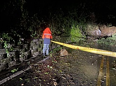 A road in Hsinchu County was temporarily closed on Saturday due to rockfall caused by Typhoon Champi. (Photo: Hsinchu County Government/CNA)