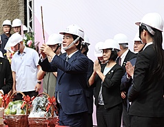 President Lai Ching-te at a topping out ceremony for an emergency and critical care building in Taipei’s Xinzhuang District on October 27. (Photo: CNA)
