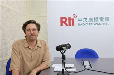 Tom Wilson, a Taipei-based independent observer who studies resilience in the Asia-Pacific region, is interviewed by Rti in Taipei on October 21, 2026. (Rti Photo/James Thompson)