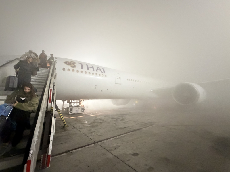 Travelers are advised that dense fog will occur over a wide area, including central and northern Taiwan, the Taiwan Strait, and Kinmen and Matsu, potentially affecting transportation. (Photo: CNA)