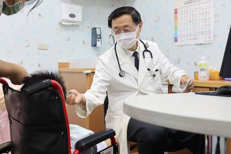 DPP lawmaker Rosalia Wu hailed it as core to President Lai Ching-te’s Healthy Taiwan policy, incentivizing checkups and vaccines across all groups to boost public health protection. (Photo: CNA)