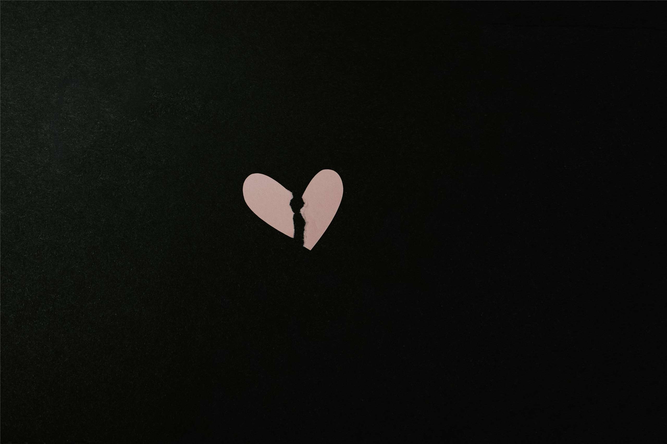 Heartbreak (Photo: Kelly Sikkema via Unsplash)