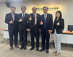 This team of physicians from National Taiwan University Hospital were the first to treat a major injury using a cryogenically preserved donor aorta. (Photo: CNA)