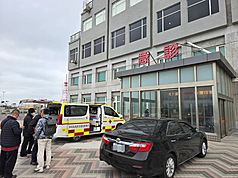 Penghu County Magistrate Chen Kuang-fu was rushed to Penghu's Tri-Service General Hospital emergency department for treatment immediately after his accident. (Photo: CNA)