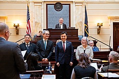 The Utah State Senate unanimously passed a pro-Taiwan resolution on Thursday, February 19, local time, with San Francisco Taipei Economic and Cultural Office Director-General David Wu as witness. (Photo via CNA, courtesy of the Utah State Senate)
