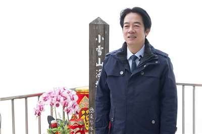 President Lai Ching-te visited the Xiaoxueshan Radar Station, the highest-altitude naval unit in Taiwan, on the 15th to deliver a Lunar New Year address, and join military officers and soldiers for a New Year's Eve dinner, offering encouragement and support. (Photo courtesy of the Presidential Office)
