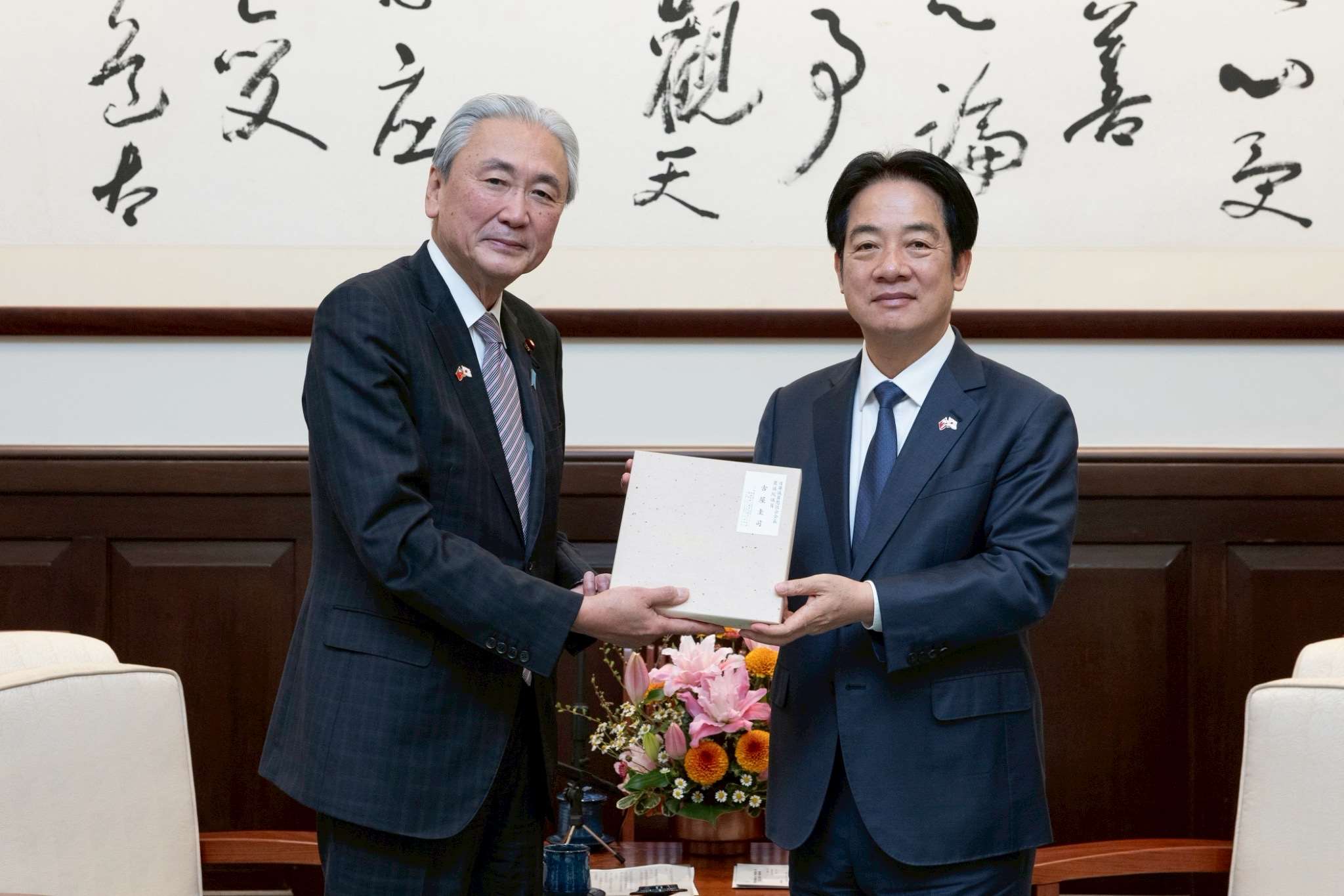 President Lai thanked Furuya for his long-term leadership of the council in promoting parliamentary exchanges between Taiwan and Japan. (Photo: Presidential Office)