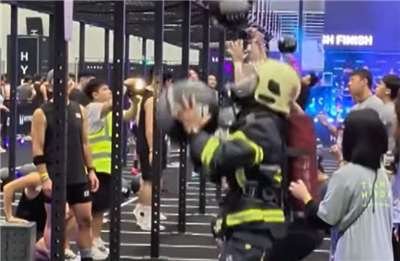 All members of the New Taipei City Fire Department, the firefighters’ impressive physical strength drew praise and cheers from the audience. (Photo: Facebook)