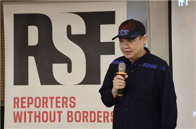 Reporters Without Borders Emeritus Board Member Wu'er Kaixi speaks at a news conference on April 30, 2026. (Rti Photo/James Thompson)