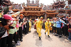 The Baishatun Mazu pilgrimage is famous for having no fixed route, with the path guided by the goddess's palanquin, making it known as the "Pink Supercar" for its fast, spontaneous nature. (Photo: CNA)