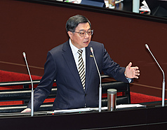 Premier Cho Jung-tai at a Legislative meeting on Tuesday. (Photo: CNA)
