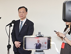 Health Minister Shih Chung-liang clarified on Thursday that individual potatoes are not inspected at the border after controversy over U.S. potato import inspections escalated. (Photo: CNA)