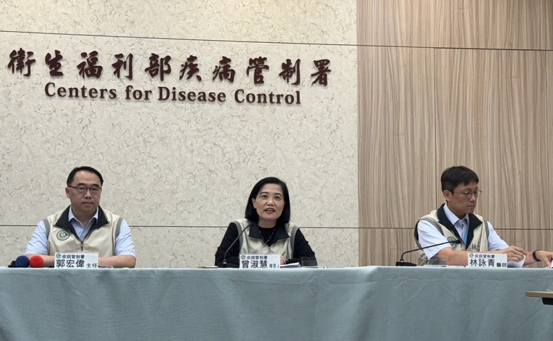 Centers for Disease Control Spokesperson Tseng Shu-hui (center) on May 19. (Photo: CNA)