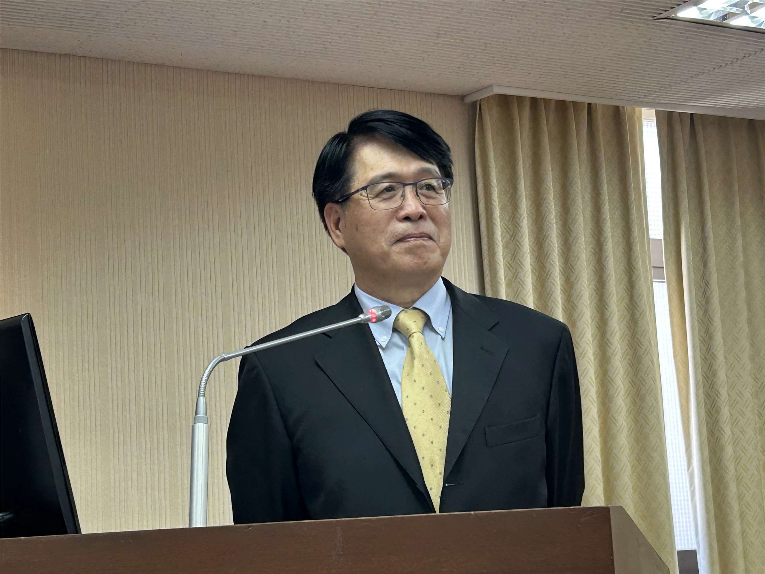 Speaking before a legislative committee session on Wednesday, CEC Chairperson Michael You said that the proposed caning referendum is being closely monitored. (Photo: Rti)