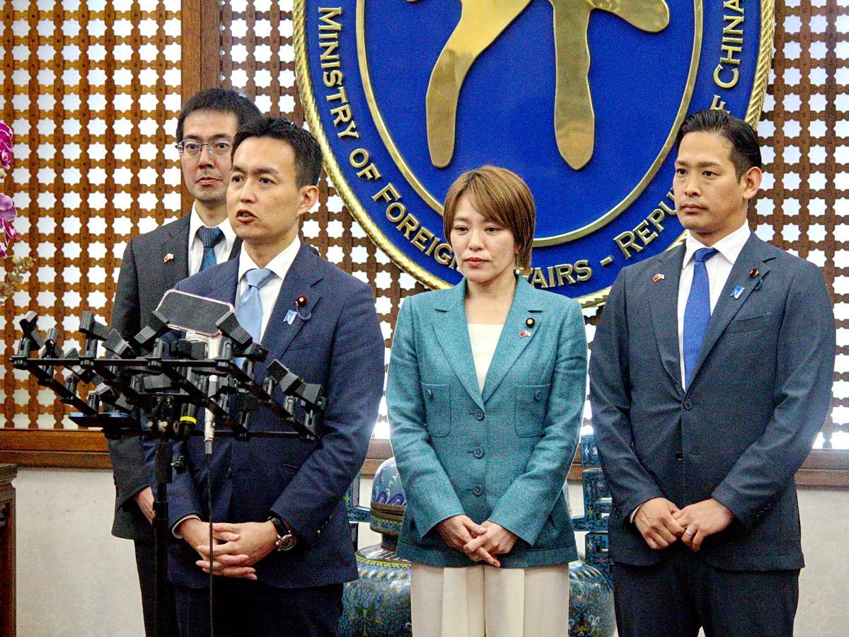 Representative Shojiro Hinaruma at the Foreign Ministry on May 5. (Photo: Rti)